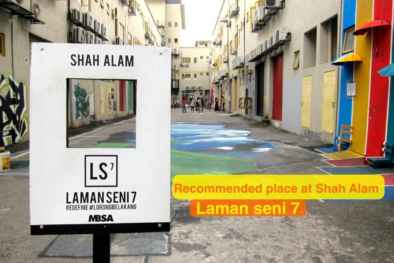 Sinar Rasa Homestay At I-Soho, I-City Shah Alam Bagian luar foto A signboard of the recommended place at Shah Alam.